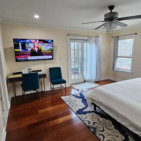 Luxury Hotel-Style Room In Queens, New York